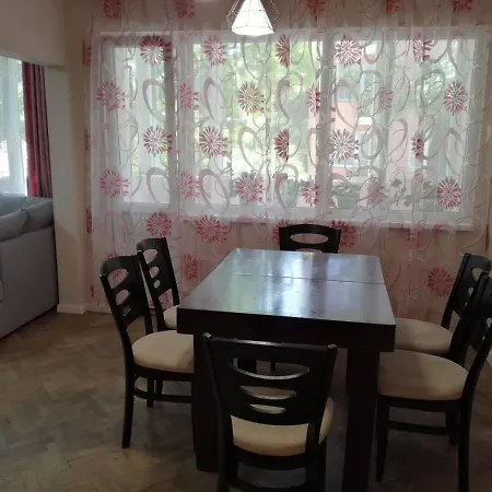 в сърцето на очаква прекрасен и просторен *